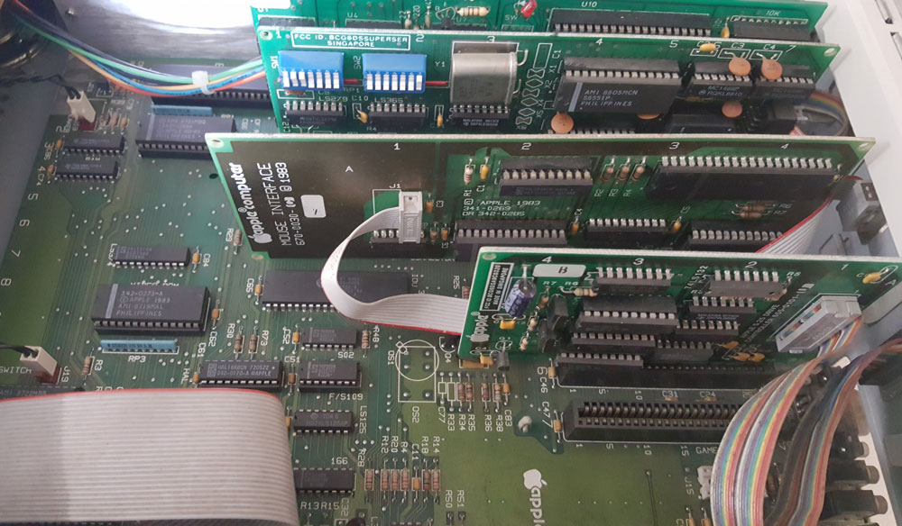 appleIIe_platinum_inside2